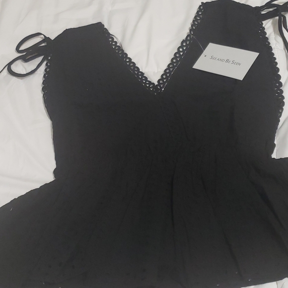 ♥️New boutique Cotton eyelet top - Picture 3 of 11